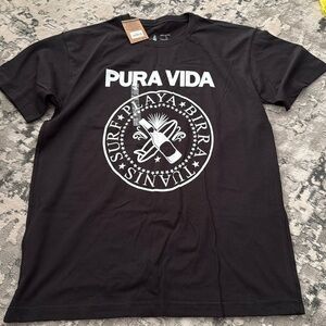 Brand New- Men’s PURA VIDA short sleeve T shirt. Large